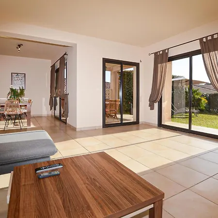 Dom wakacyjny Beautiful Home In Sagone *